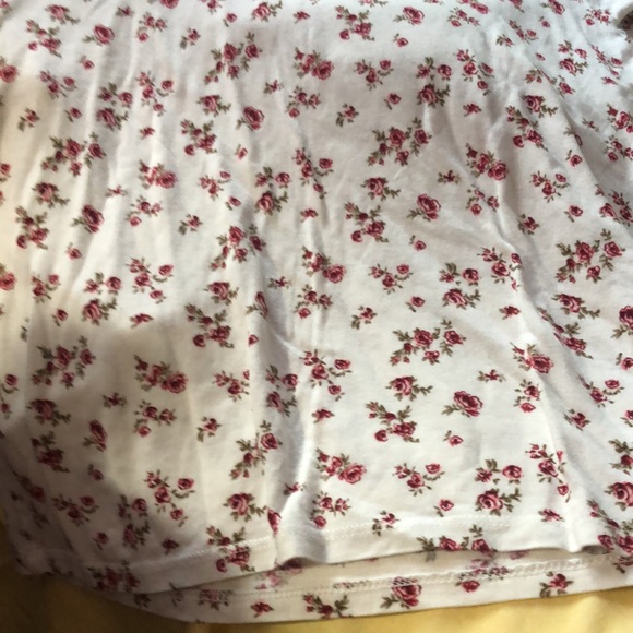 BNWOT forever 21 rose pattern tee TB - Picture 5 of 6